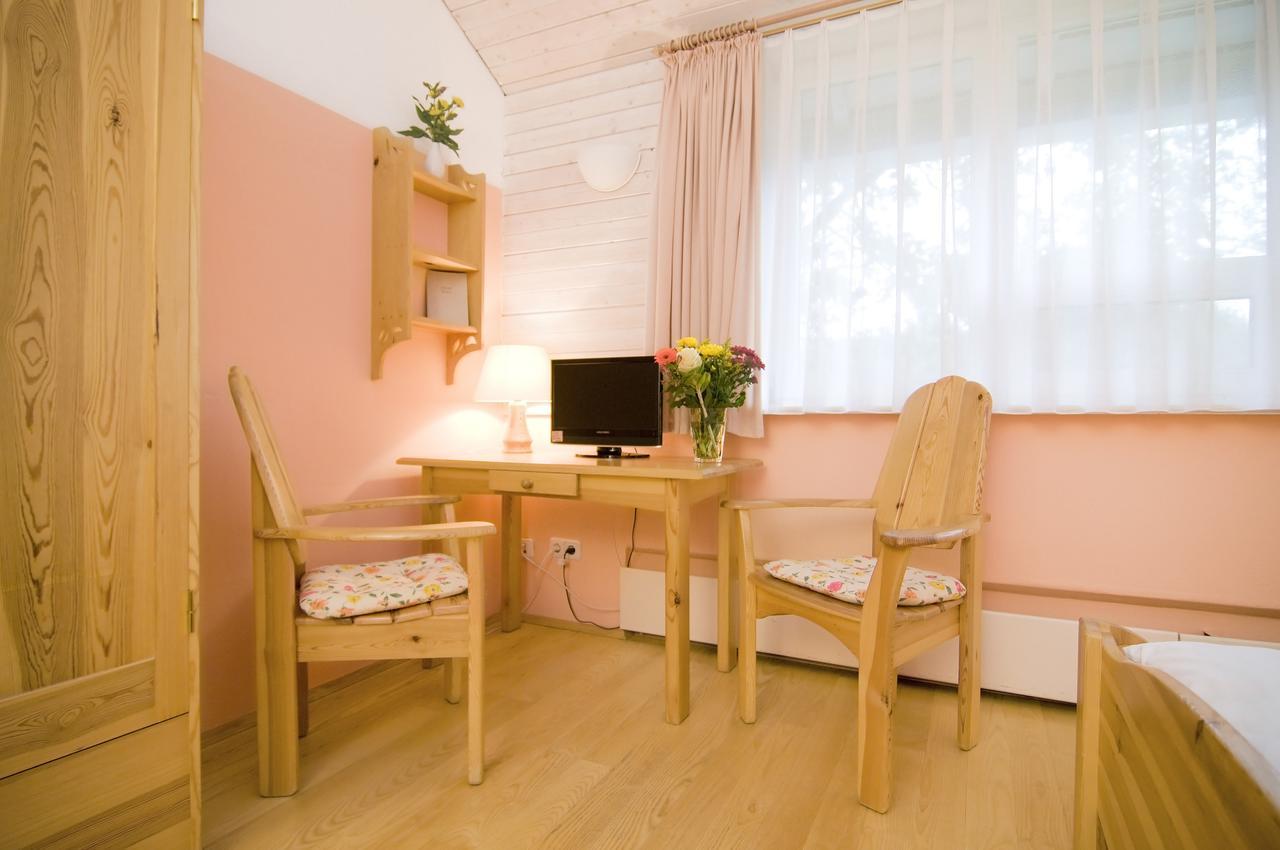 Hotel Haus Linden Prerow Eksteriør billede